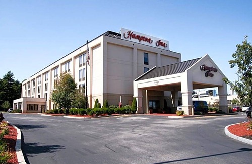 Braintree Hotel | 3-Star Hotel ∙ Hampton Inn Boston/Braintree