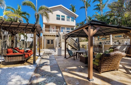 Downtown Boca Grande Historic District House | 371 Park Ave - 4 Bed/2 Bath - 2 Kitchens - Outdoor Kitchen - Sleeps 8 - Pet Friendly!