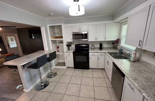 South Gate Ridge House | 3bdr Home on Canal