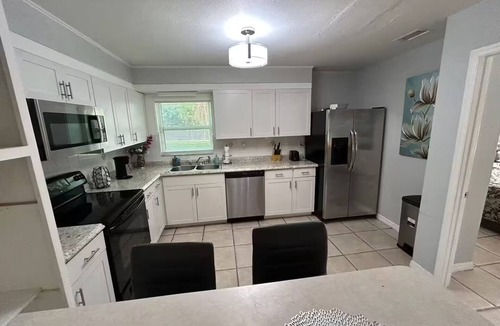 South Gate Ridge House | 3bdr Home on Canal