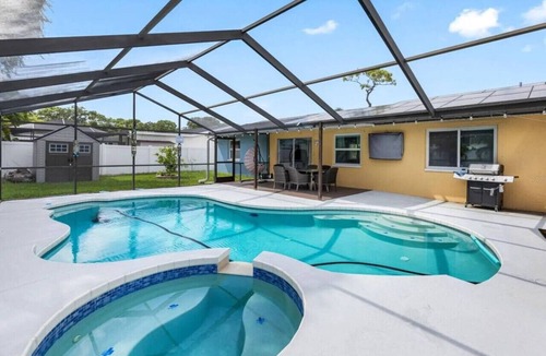Greenbrook Estates Villa | 3BR | Saltwater Pool + Spa | Solar Heated | 9 Min to Airport | Sleeps 7