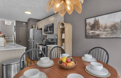 White Haven Villa | 3BR Townhouse with Game Loft Near Boulder Lake