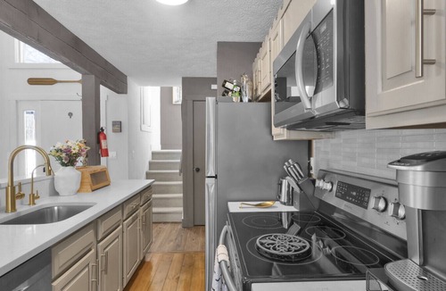 White Haven Villa | 3BR Townhouse with Game Loft Near Boulder Lake