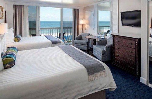 St. Pete Beach Hotel | 3x Gulf Front View With Balcony 2 Queen Beds at Island Grand at TradeWinds