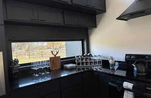 Clermont House | 4-bedroom house- Black Sheep Hideaway: Modern Countryside Serenity