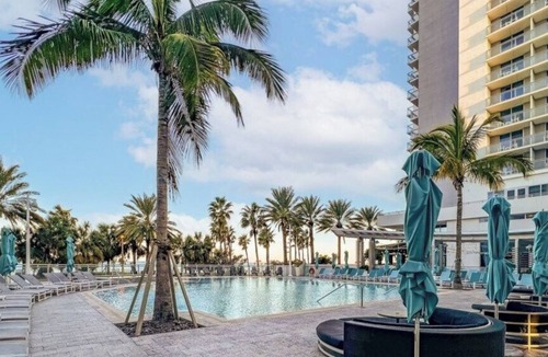 Clearwater Beach Condo | 4 Bedroom Presidential Condo, Sleeps 14, Wyndham Clearwater Beach Resort!