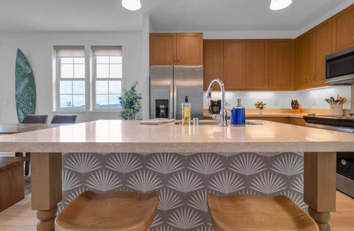 Makaha Valley House | 4 BR, Near Beach, Pool/Spa, Gym, BBQ, Free Prkng