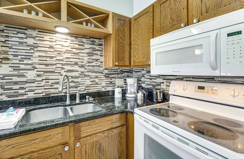 Little River Apartment | 4 Mi to Cherry Grove Beach: Studio w/Pool Access