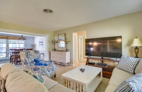 Harbor Bluffs House | 4 Mi to Dog Beach: Largo Home w/Pool & Hot Tub!