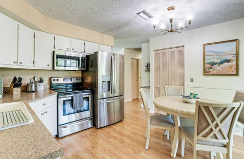 Port Charlotte Cottage | 4 Mi to Hospitals! Port Charlotte Home w/Lanai