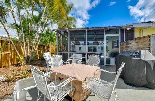 South Gate Ridge House | 4 Mi to Siesta Key Beach! Home w/Backyard Oasis