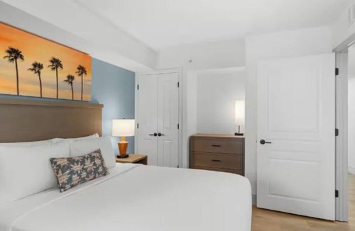 Myrtle Beach Hotel | 4 Units Condo with Ocean Views, Pools & Nearby Shopping and Dining
