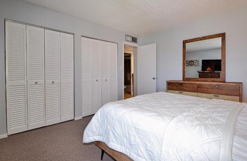 Clearwater Beach Apartment | 440 West 608 N Waterfront 2 Bedroom 2 Bathroom with Gulf of Mexico View. 23125