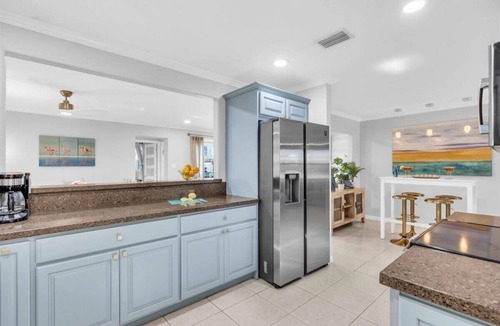 Park East House | 4BR Pool Home Downtown & Lido Beach Pet Friendly