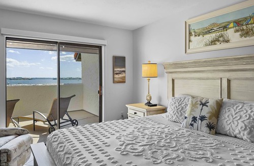 Sarasota Condo | 4th floor condominium, Pool, and short walk to Siesta Key with America's #1 Beach