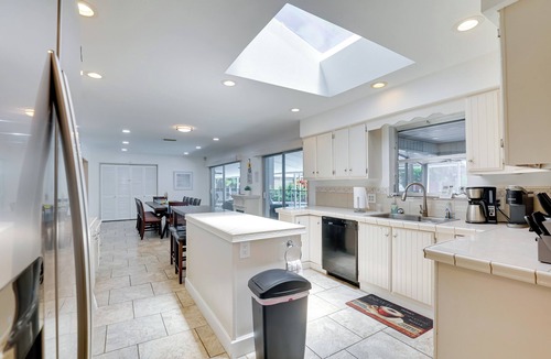 Orient Park House | 5 Mi to Busch Gardens Tampa Bay: Villa w/Pool!