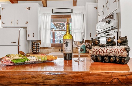 Big Bear Lake Cabin | 5 min walk to Lake 4 min drive to Village EV