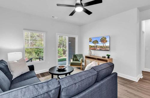 Little River Villa | 5 Mins to Beach and Golf 3BR with King Bed