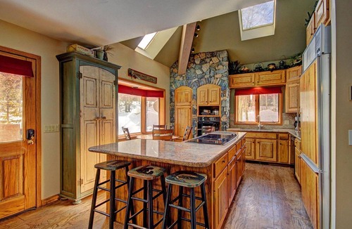 Warrior's Mark West House | 530 m² House ∙ 8 bedrooms ∙ 14 guests