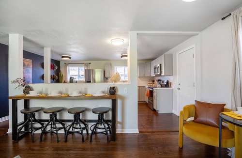South Westminster House | 5BD Near Downtown - Movie Theater & BBQ Backyard