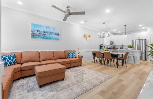 Longs House | 5Kings waterfront Villa Near golf Beach Barefoot