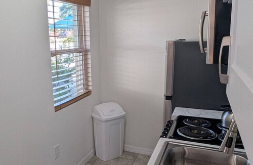 Siesta Key Hotel | #7-TwinPalms-King Studio Suite