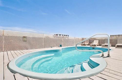 Caswell Beach House | A Coconut Hut Brunswick Vacation Rentals