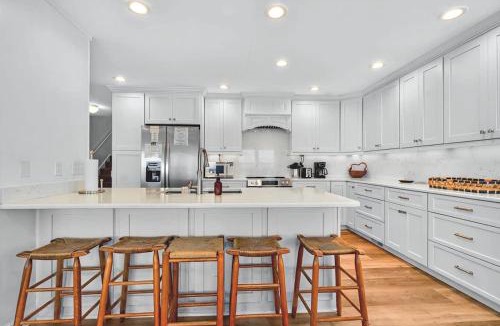 Caswell Beach House | A Coconut Hut Brunswick Vacation Rentals