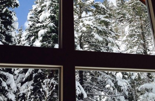 Idaho Springs Cabin | A River Front Mountain Luxury Cabin - Relaxing, Skiing, Rafting, Hot Tub, Suana