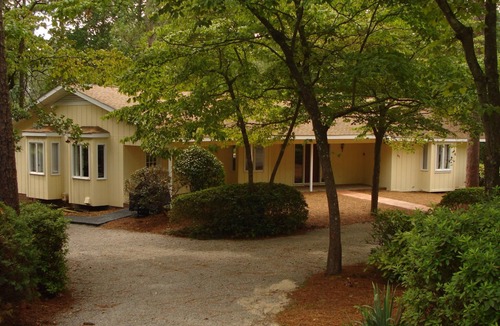 Pinehurst House | A Slice of Seven – Refined Golf‑Front Retreat With Exceptional Water Views!