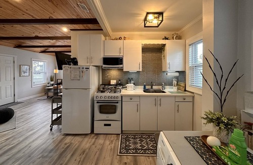 Sunset Beach Cottage | Adorable 1BR Bungalow on Sunset Beach