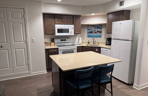 Big Bear Lake Resort | Adorable and Cozy in Big Bear 2 BdRm Sleeps 6 Full Kitchen 2 Full Bath Patio BBQ