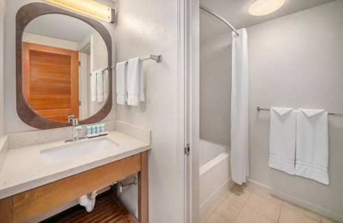 Kahului Hotel | Always a Great Idea To Unwind! 2 Comfortable Units, Outdoor Pool, Oceanfront!