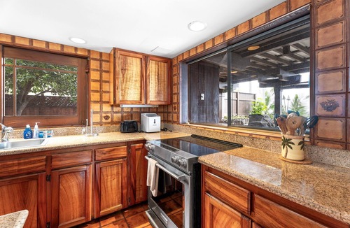 Kailua-Kona House | 🏖️Amazing Ocean Views | Infinity Pool | Great Location