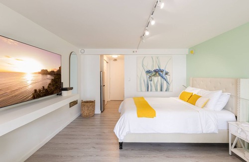 Honolulu Condo | Amazing Studio Unit in the [Center of Waikiki]