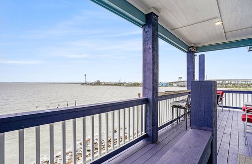 El Lago House | Amazing Waterfront Views of Kemah Boardwalk 3B3B