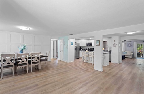 West Bradenton House | AMI Beaches + Heated Salt Pool & Spa + Game Room
