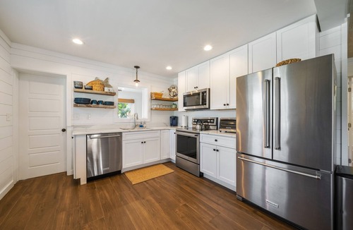 Holmes Beach House | Anna Maria Island!1 Block to the Beach. Private Home with Heated Pool.