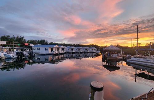 Key West Hotel | Aqua Lodges At Hurricane Hole Marina