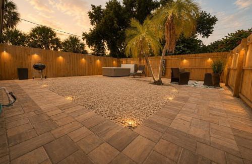 South Bradenton House | Aroma Oasis - Hot Tub & Gulf Beaches