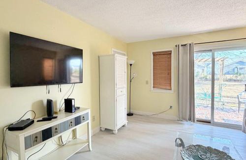 Little River Apartment | Awesome 1st floor 2BR apartment at Bay Tree