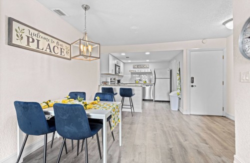 Gulf Gate Estates Apartment | Azure 2BR/2BA Condo , Heated Pool Near Siesta