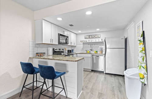 Gulf Gate Estates Apartment | Azure 2BR/2BA Condo , Heated Pool Near Siesta