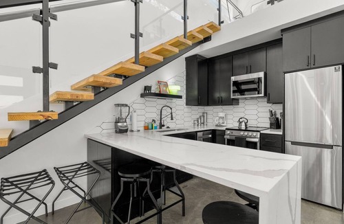 Greater East End Apartment | Bauhaus loft in the EE - 3 km from FIFA Fest