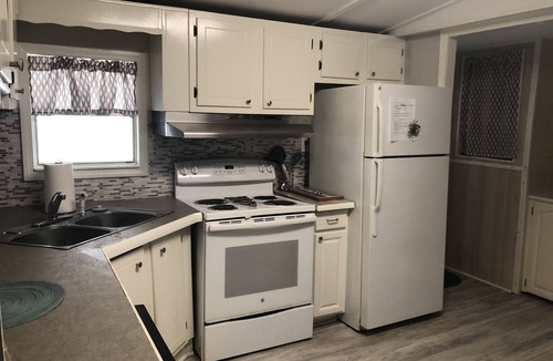 Crawfordville House | Bay, Beach, Pool, Fishing, Golf Cart!Monthly rate discounts!