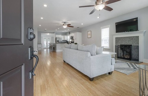 Palma Ceia House | "Bay to Bay" - Fire Pit|Palma Ceia|Near Bayshore