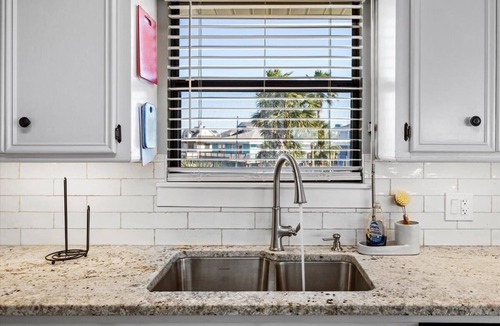 Terramar Beach House | Bay Vista- "New Listing" in Terramar Beach, 4 BR/3 BA, Boat slip