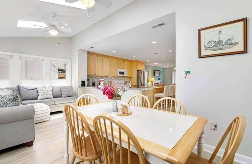 Bethany Beach House | Bayberry Woods condo W/shared pool, high-speed WiFi & central AC - near beach