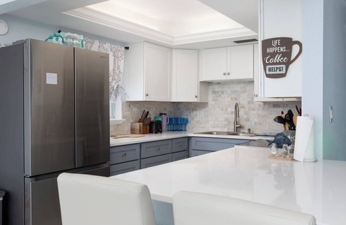 Capri Isle House | Bayfront Bliss – 2 Bedroom | 2 Bath | Fully Remodeled
