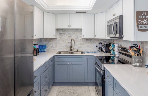 Capri Isle House | Bayfront Bliss – 2 Bedroom | 2 Bath | Fully Remodeled